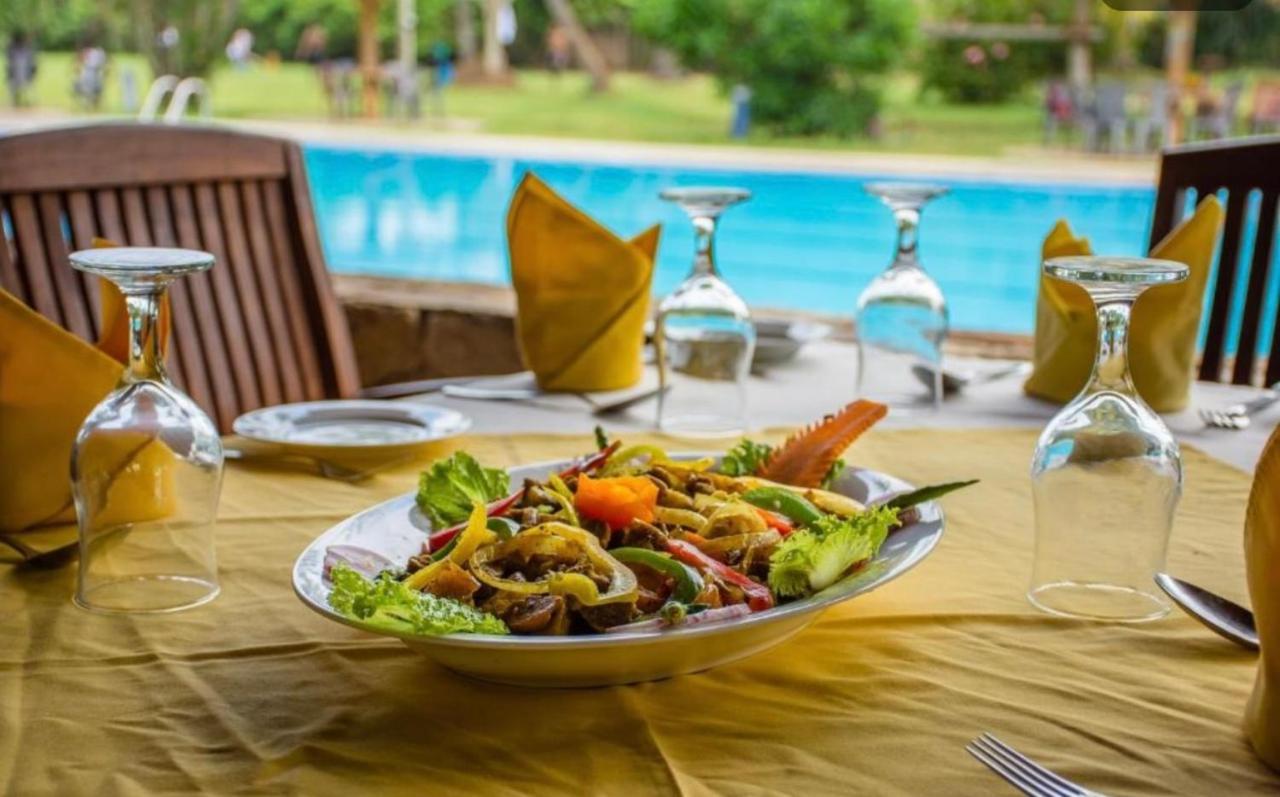 River View Banquet & Resort Ваддува Екстер'єр фото