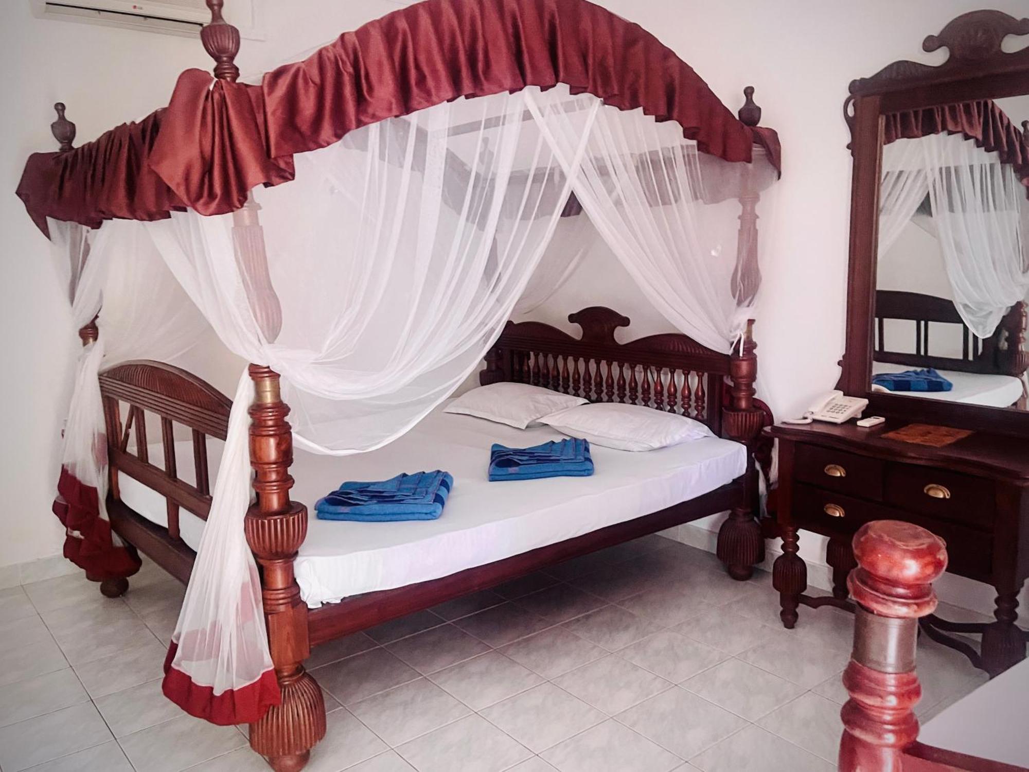River View Banquet & Resort Ваддува Екстер'єр фото
