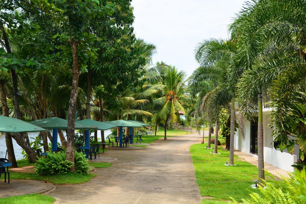 River View Banquet & Resort Ваддува Екстер'єр фото