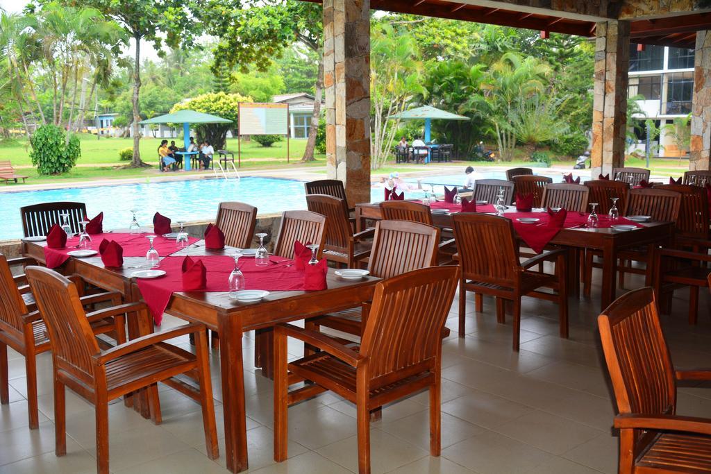 River View Banquet & Resort Ваддува Екстер'єр фото