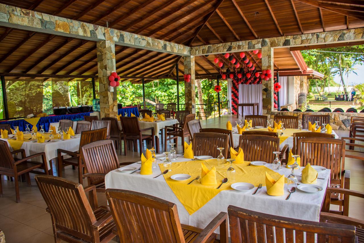 River View Banquet & Resort Ваддува Екстер'єр фото