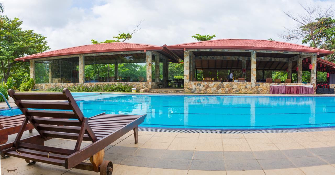 River View Banquet & Resort Ваддува Екстер'єр фото