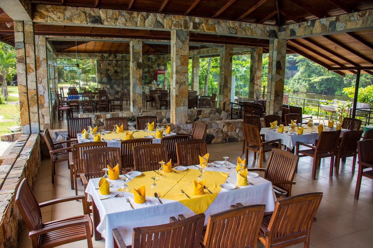 River View Banquet & Resort Ваддува Екстер'єр фото