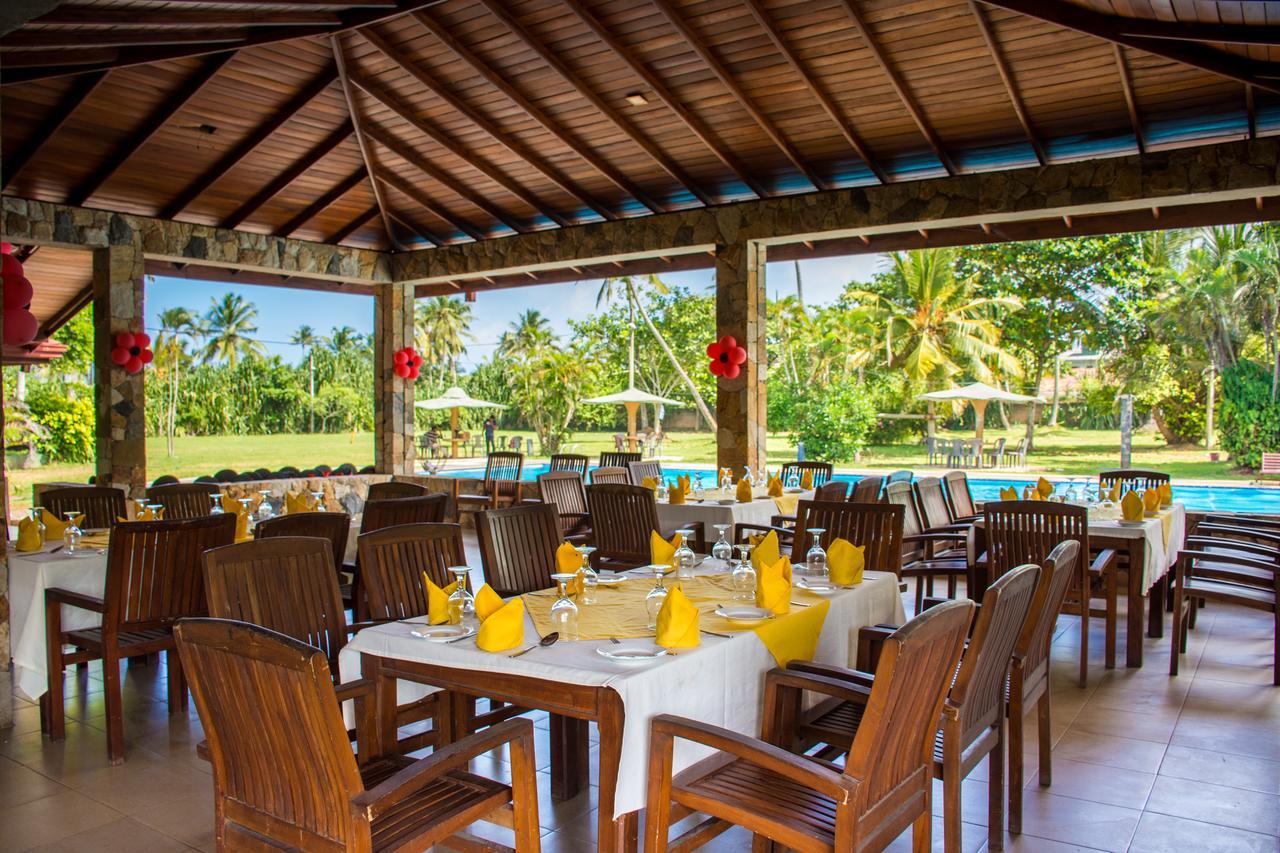 River View Banquet & Resort Ваддува Екстер'єр фото